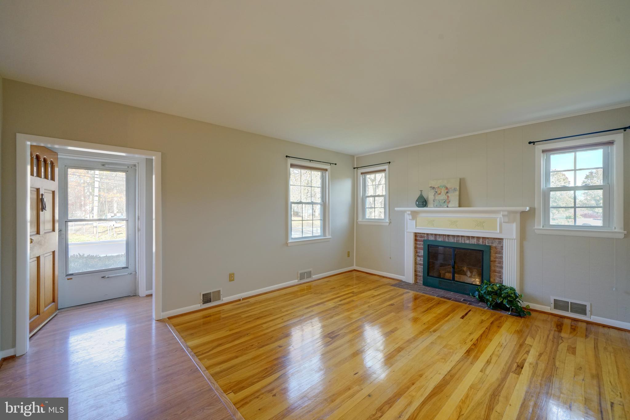 10485 Scaggsville Road Laurel, MD 20723 - Photo 5 of 52 Gallery Image 5