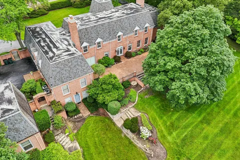 $1,998,000 | 545 West Windsor Road, Inverness, IL 60067