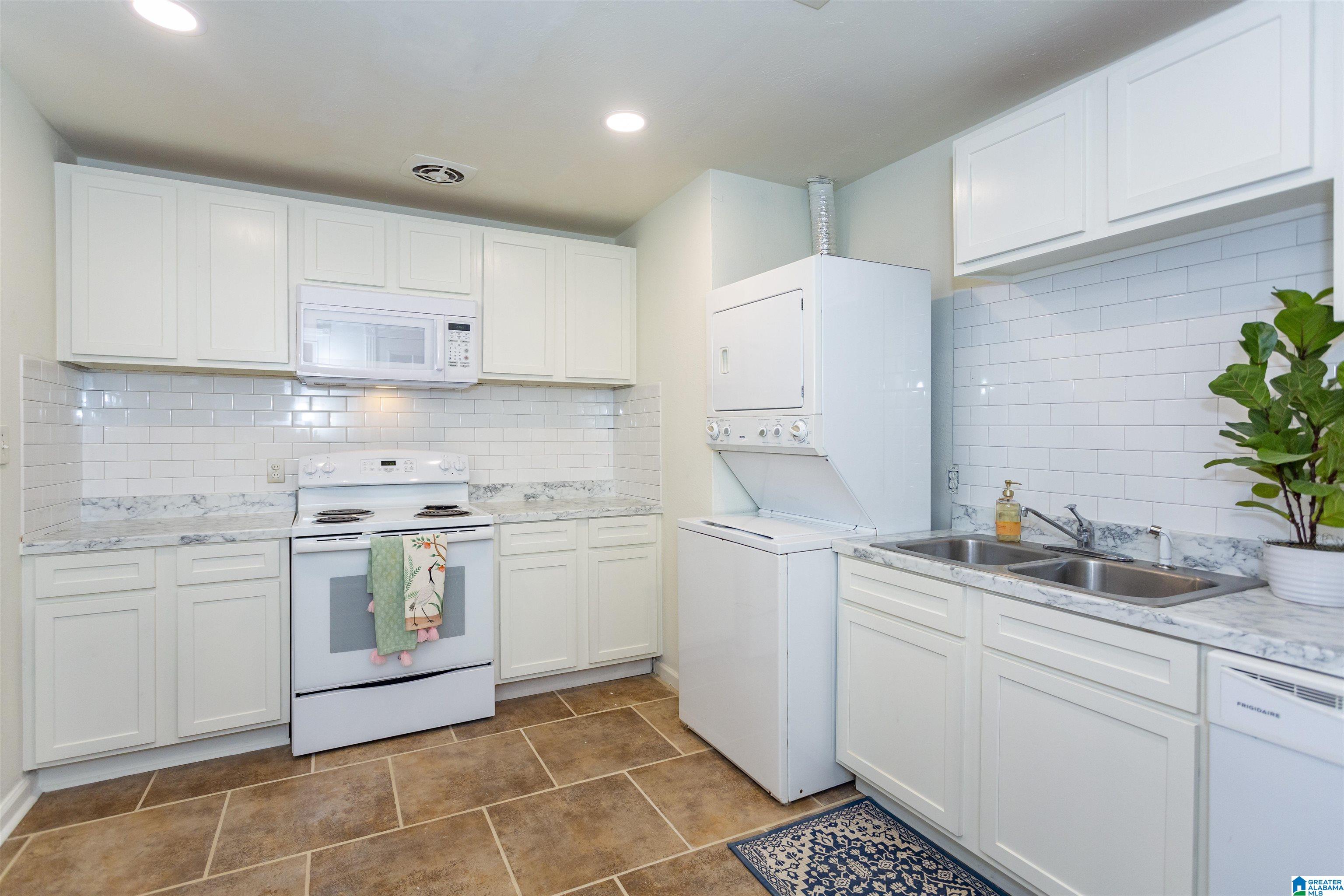 2140 Kelly Lane Birmingham, AL 35216 - Photo 11 of 37