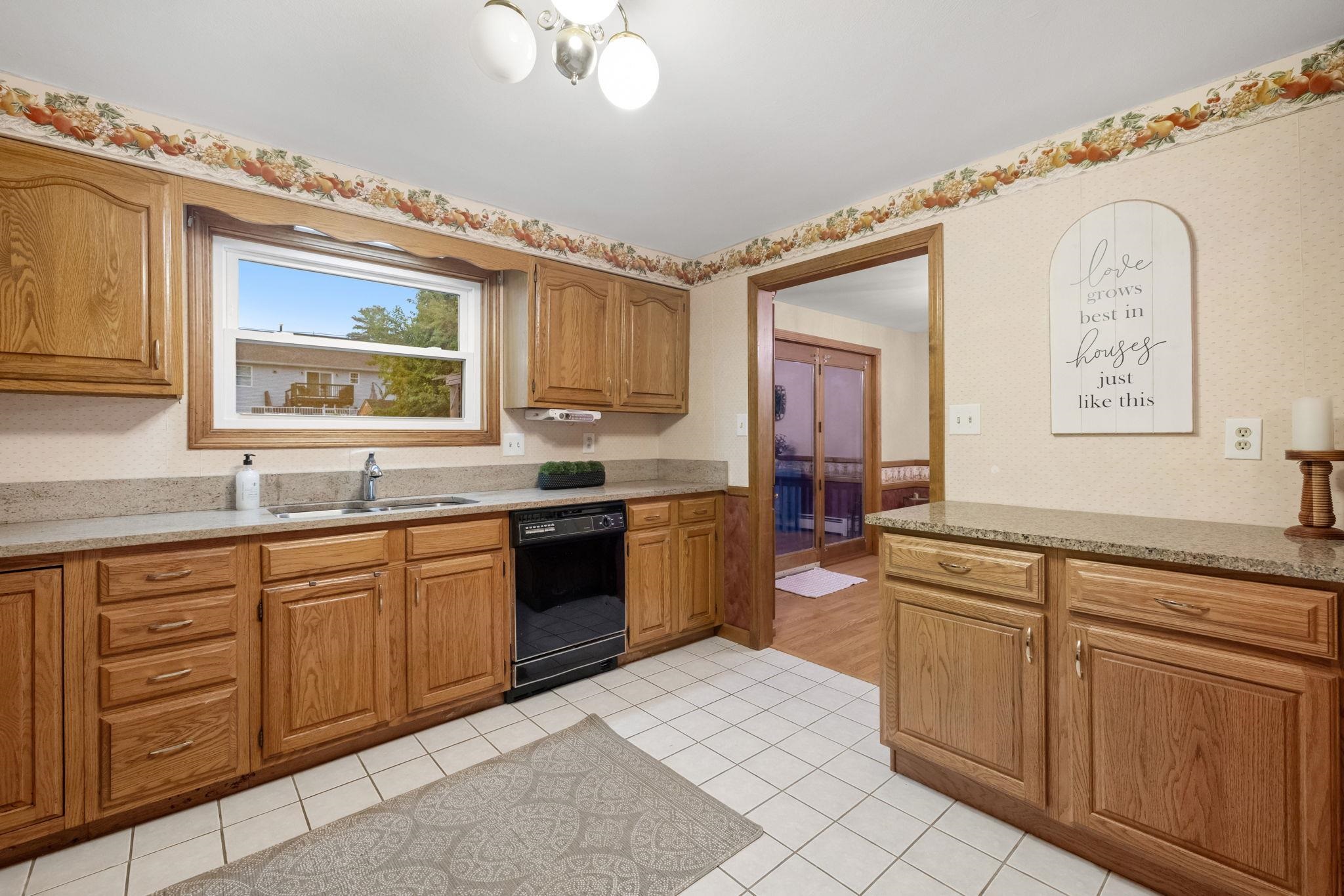 3 Longwood Road Salem, NH 03079 - Photo 3 of 59 Gallery Image 3