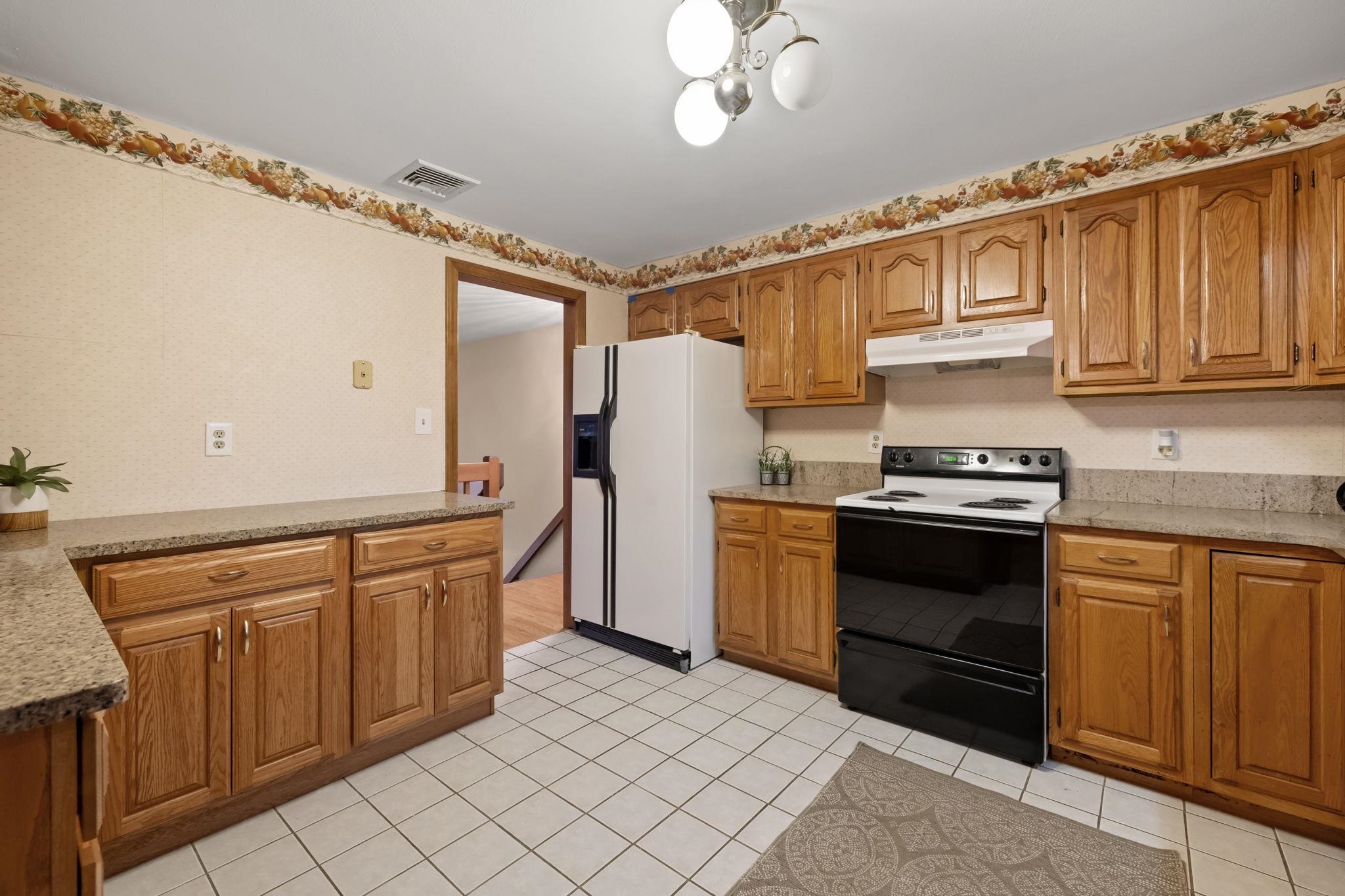 3 Longwood Road Salem, NH 03079 - Photo 4 of 59 Gallery Image 4