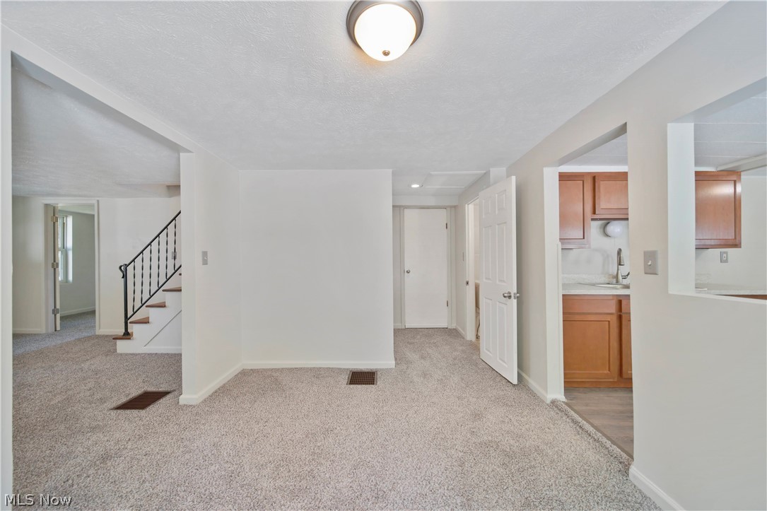 681 Bowhall Road Painesville, OH 44077 - Photo 6 of 28 Gallery Image 6