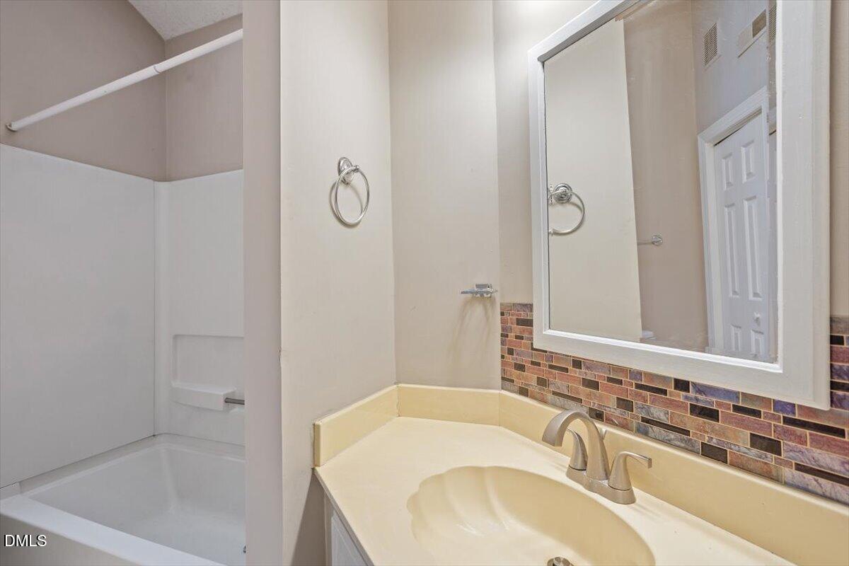 3629 East Jameson Road Raleigh, NC 27604 - Photo 15 of 33