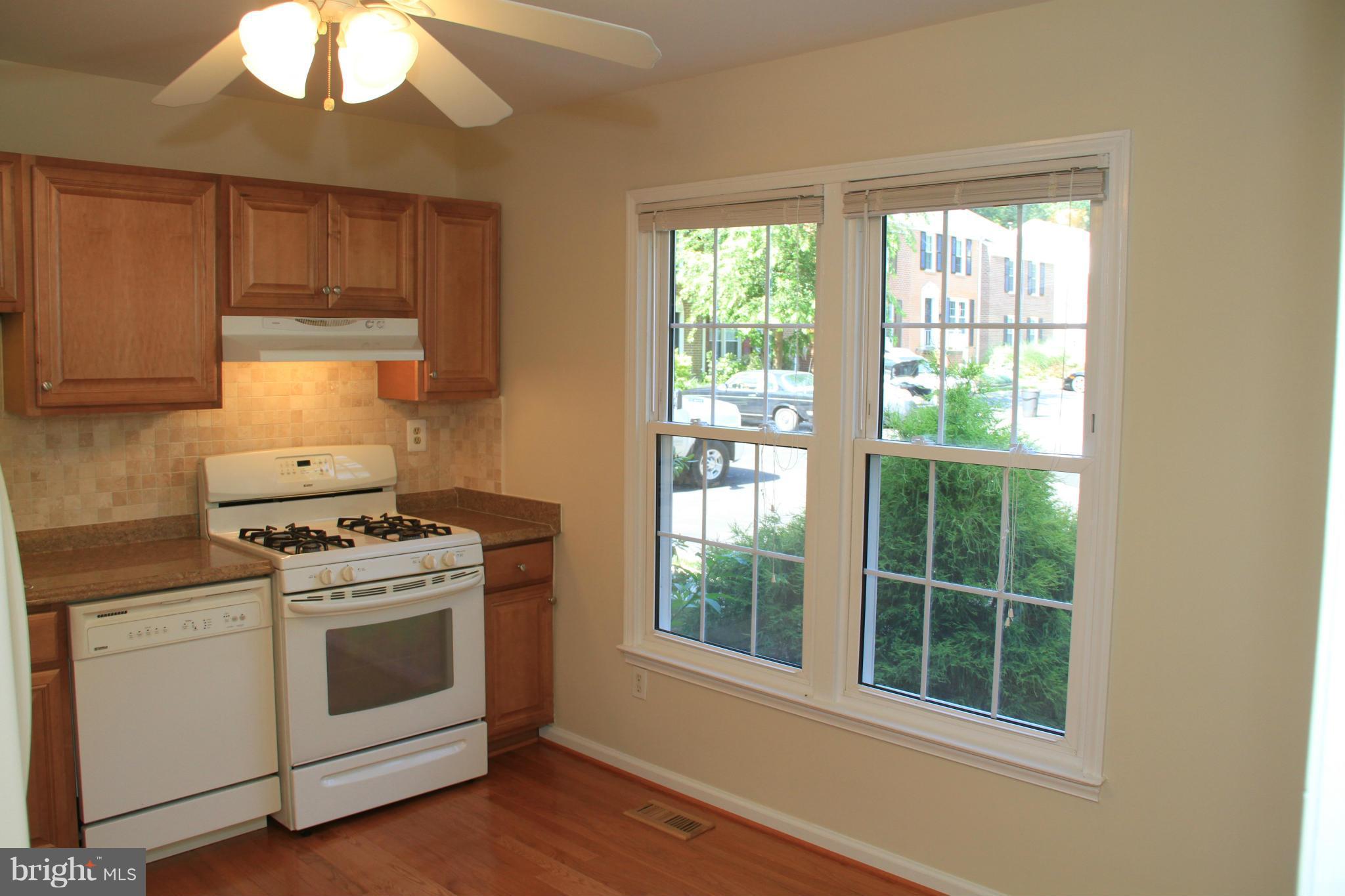 2417 Alsop Court Reston, VA 20191 - Photo 3 of 25 Kitchen