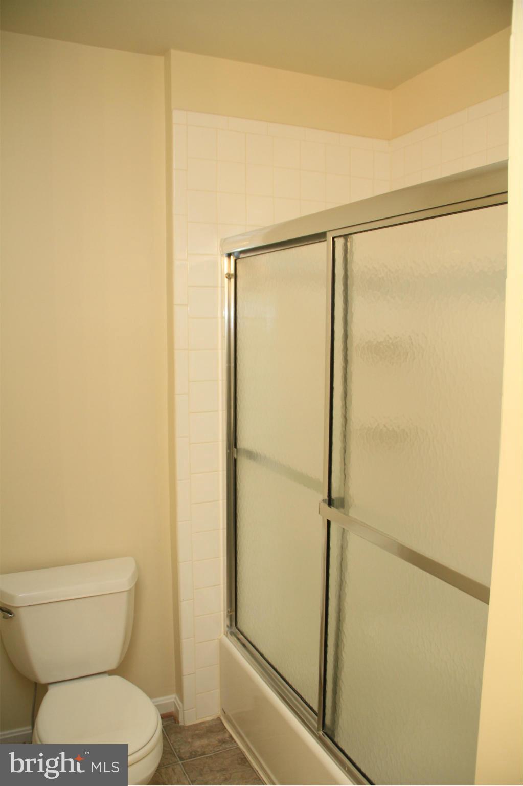 2417 Alsop Court Reston, VA 20191 - Photo 23 of 25 Hall Bath