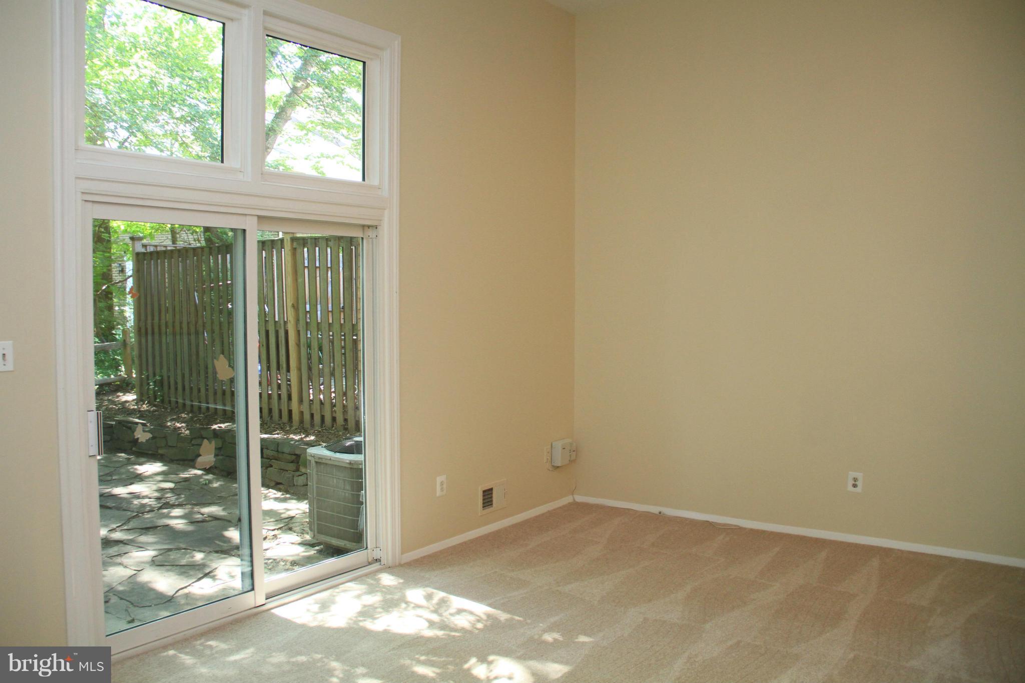 2417 Alsop Court Reston, VA 20191 - Photo 7 of 25 Living Room