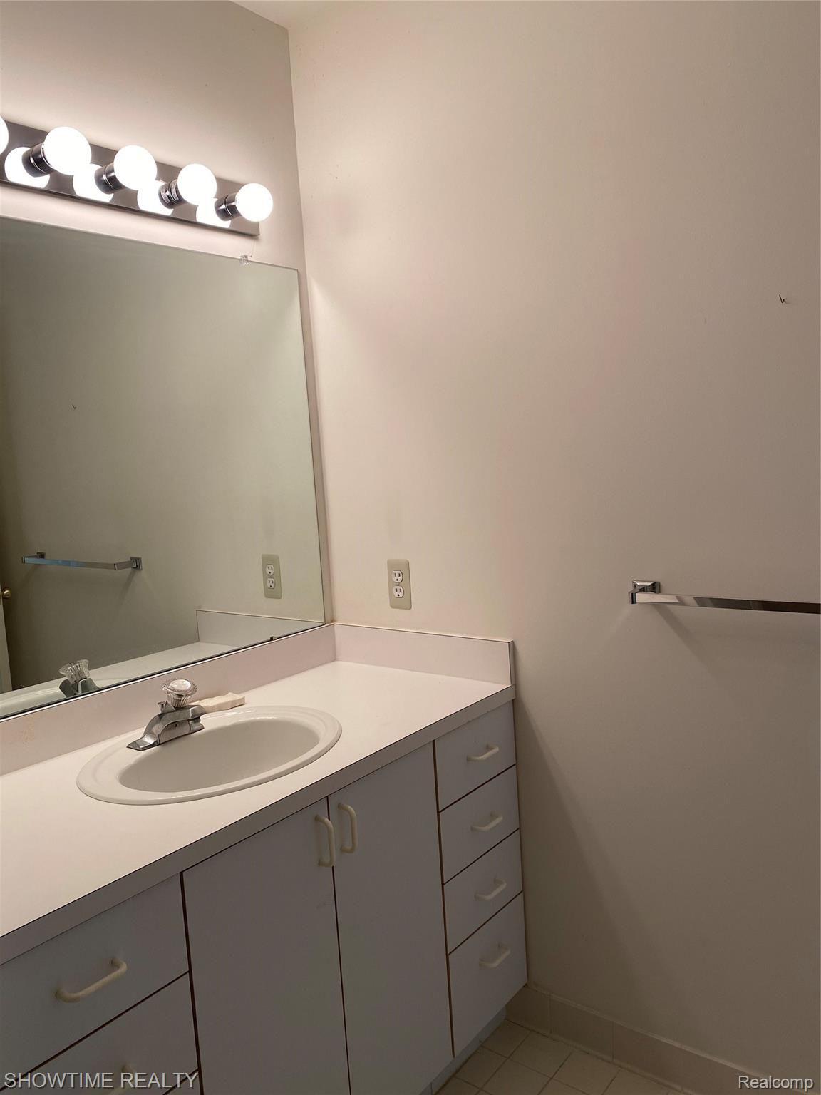 1190 Bluebird Drive Rochester, MI 48307 - Photo 31 of 31 4872F207-21B7-4BA7-82E4-A08106E43CCC.jpeg