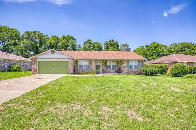 $320,000 | 4416 Summerfield Court, Pace, FL 32571