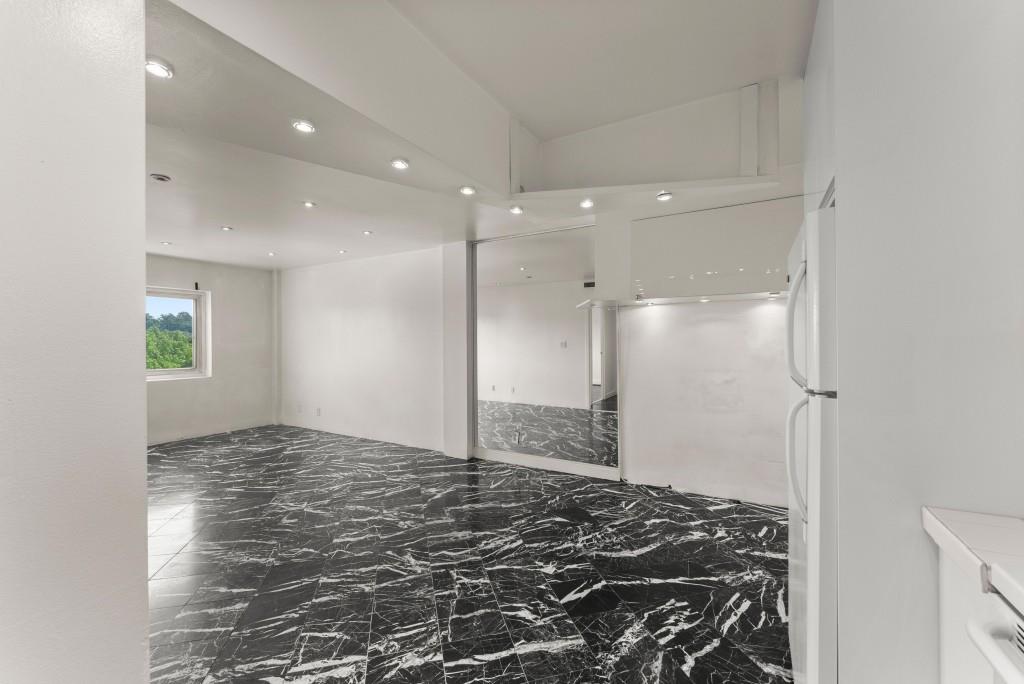 2285 Peachtree Street Northeast, Unit 801 Atlanta, GA 30309 - Photo 10 of 30 a view of a bedroom