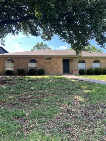 $2,400 | 223 Alta Vista Drive, Rockwall, TX 75087