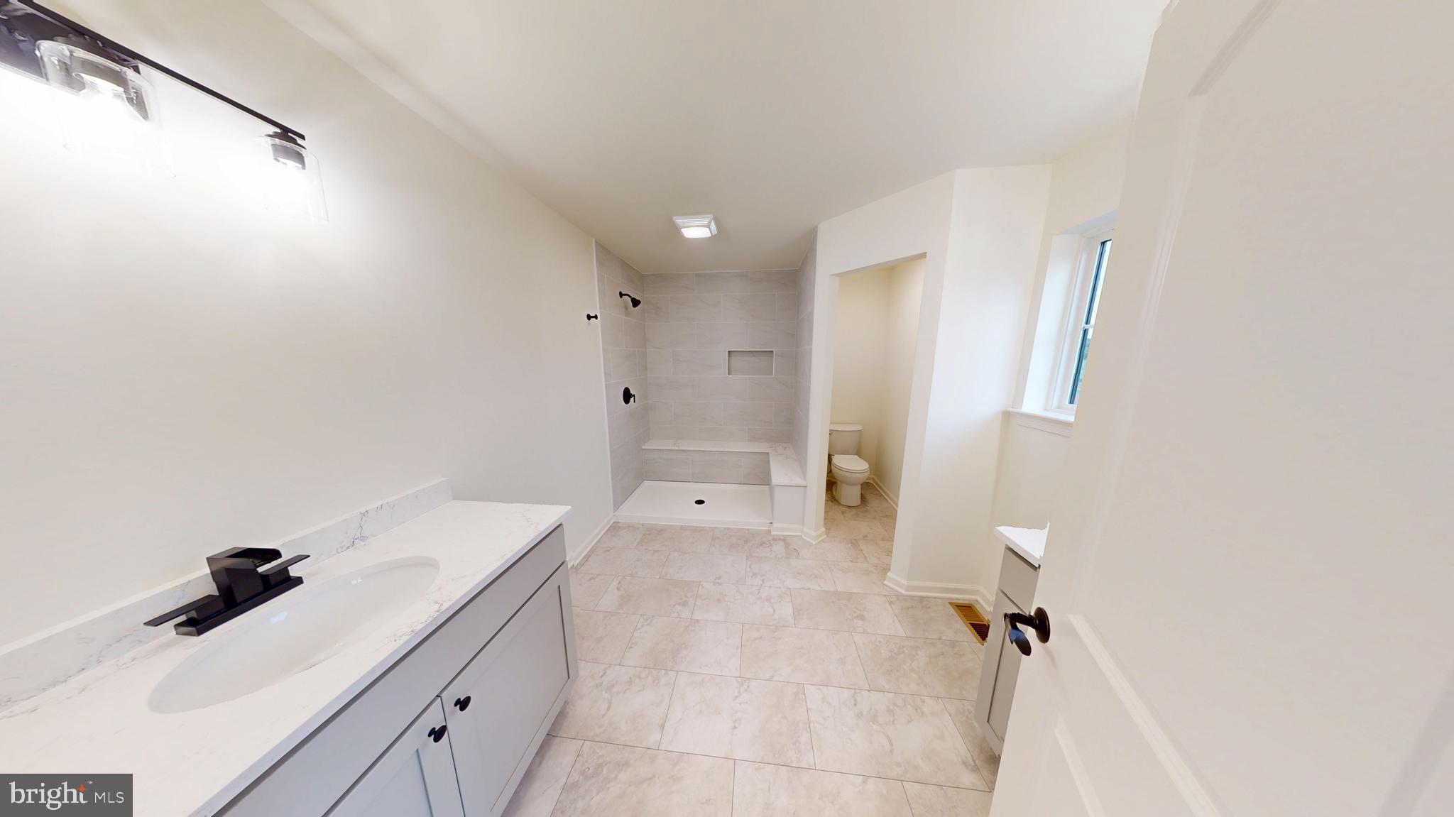 29 Lausch Road Denver, PA 17517 - Photo 23 of 38 Primary Bathroom