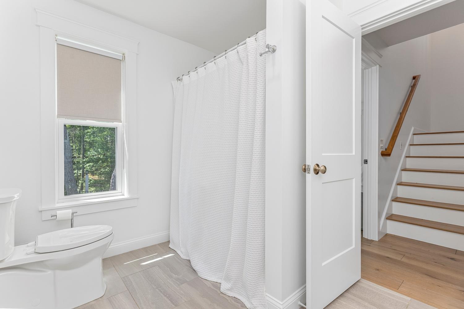 423 Seaside Avenue Saco, ME 04072 - Photo 33 of 46 First Level Bath
