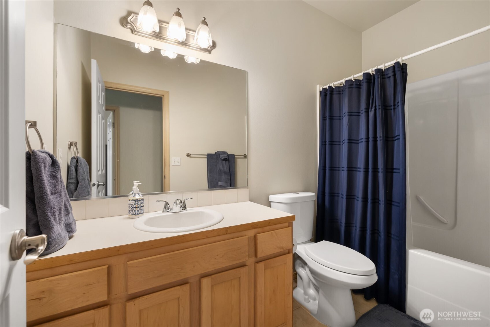 5056 Southwest Lake Helena Road Port Orchard, WA 98367 - Photo 16 of 40 Gallery Image 16