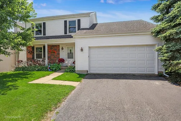 $425,000 | 918 Horseshoe Court, Carol Stream, IL 60188