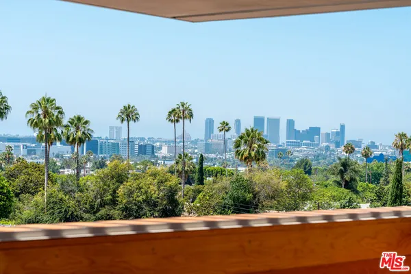 $7,940 | 1250 North Fairfax Avenue, Unit 510, West Hollywood, CA 90046