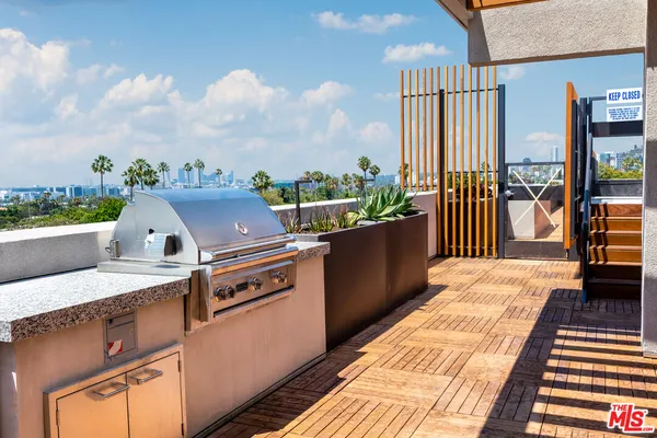 $7,940 | 1250 North Fairfax Avenue, Unit 510, West Hollywood, CA 90046
