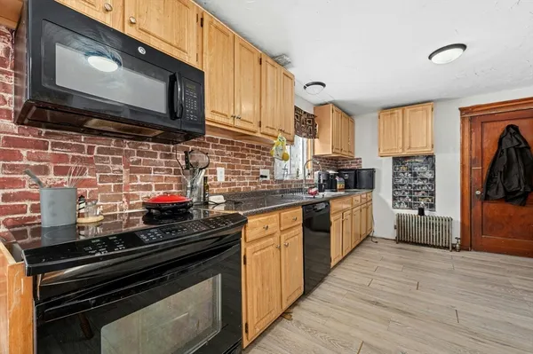 $434,900 | 152 Beaver Brook Parkway, Worcester, MA 01603