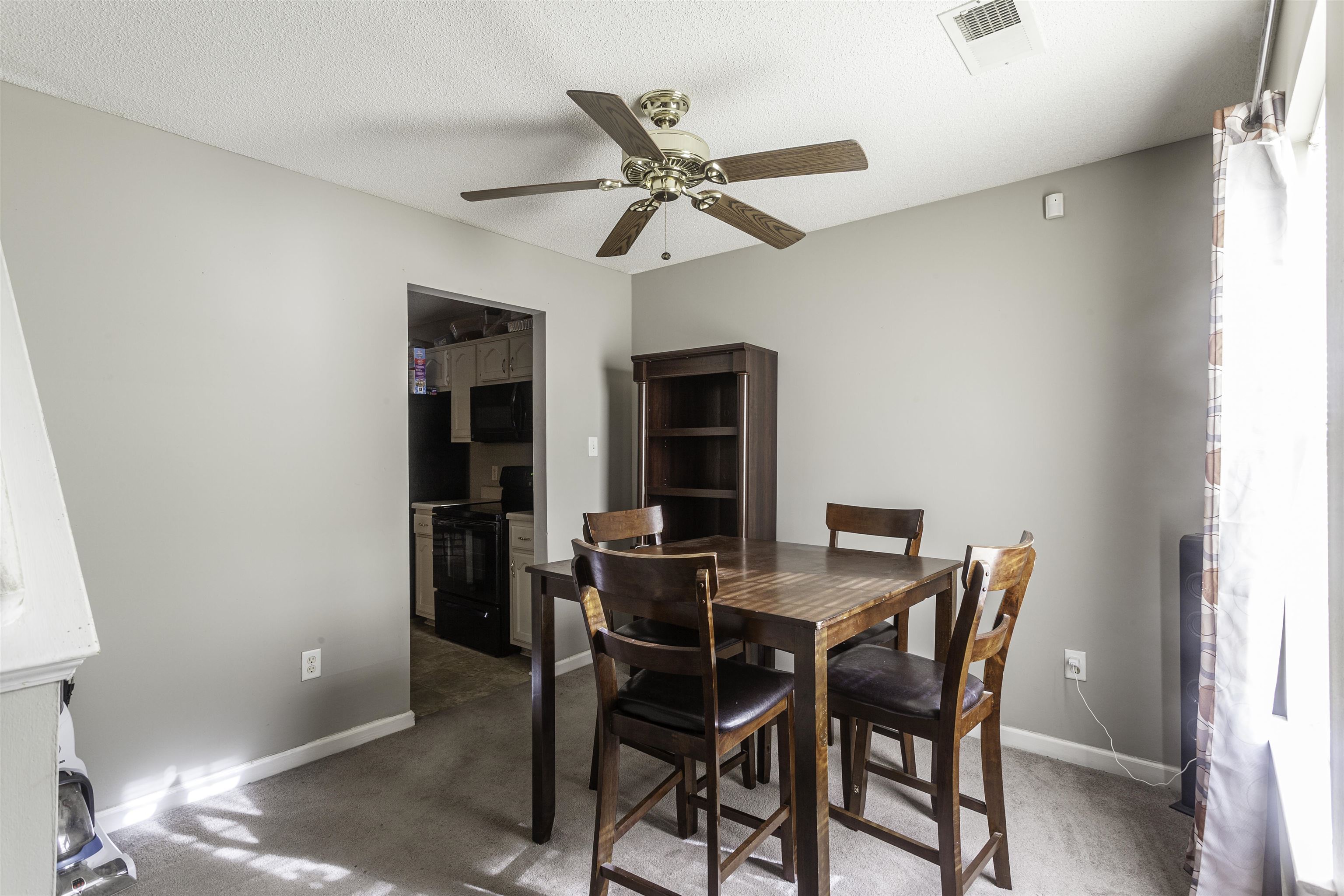 4490 Cedar Ridge Lane Memphis, TN 38128 - Photo 7 of 18 Gallery Image 7