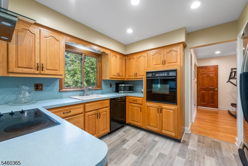 4 Harrison Road Succasunna, NJ 07876 - Photo 11 of 35 Gallery Image 11