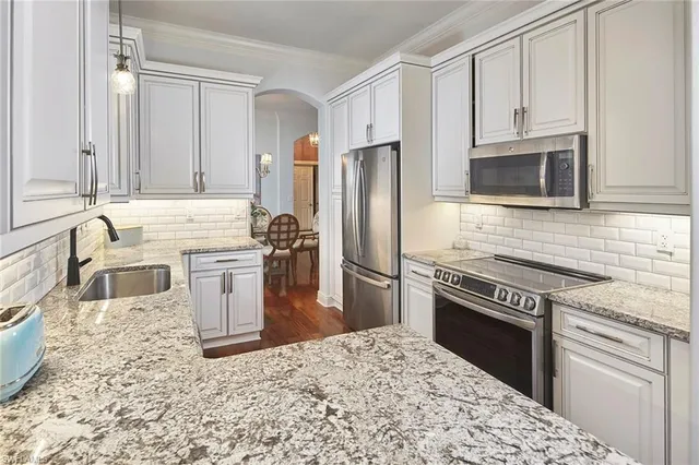 $608,000 | 754 Vistana Circle, Unit 58, Naples, FL 34119