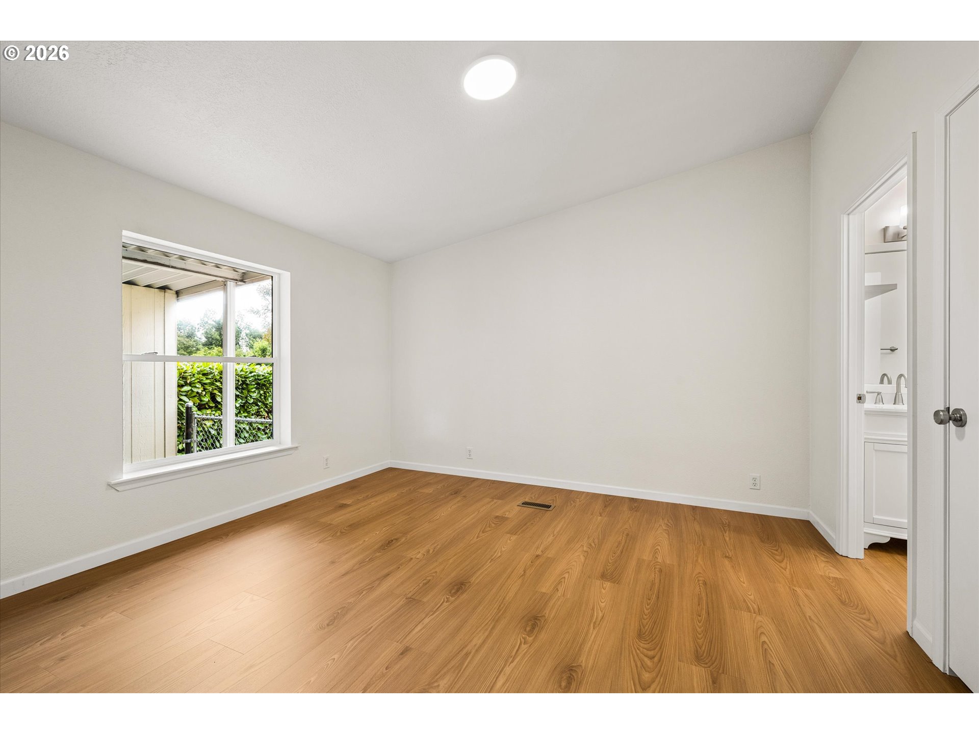2242 Maia Loop Springfield, OR 97477 - Photo 17 of 32 Bedroom, Primary