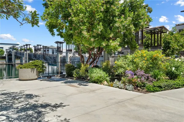 $1,225,000 | 5322 Marina Pacifica Drive, Long Beach, CA 90803