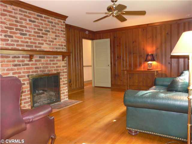 604 Gardiner Road Henrico, VA 23229 - Photo 4 of 9 Den/Family/Great Room