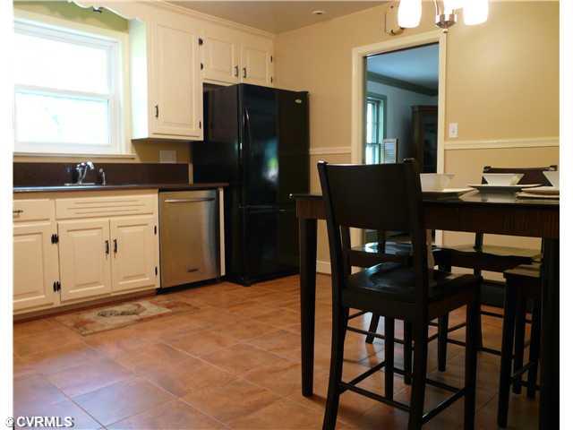 604 Gardiner Road Henrico, VA 23229 - Photo 5 of 9 Kitchen