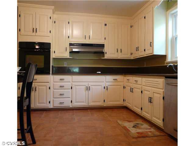 604 Gardiner Road Henrico, VA 23229 - Photo 6 of 9 Kitchen