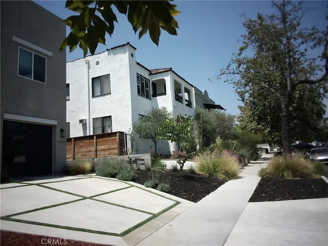 $1,300,000 | 1127 North Commonwealth Avenue, Los Angeles, CA 90029