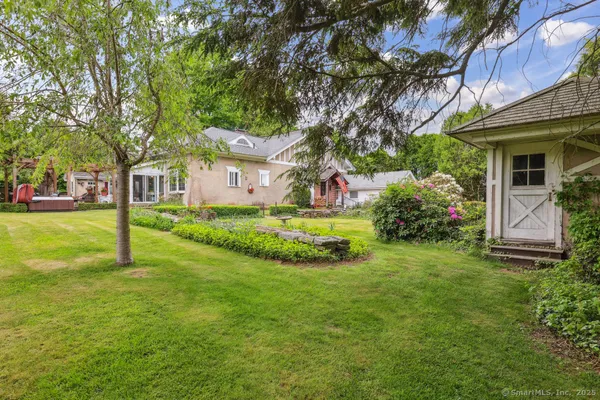 $1,275,000 | 9 Columbus Avenue, East Lyme, CT 06357