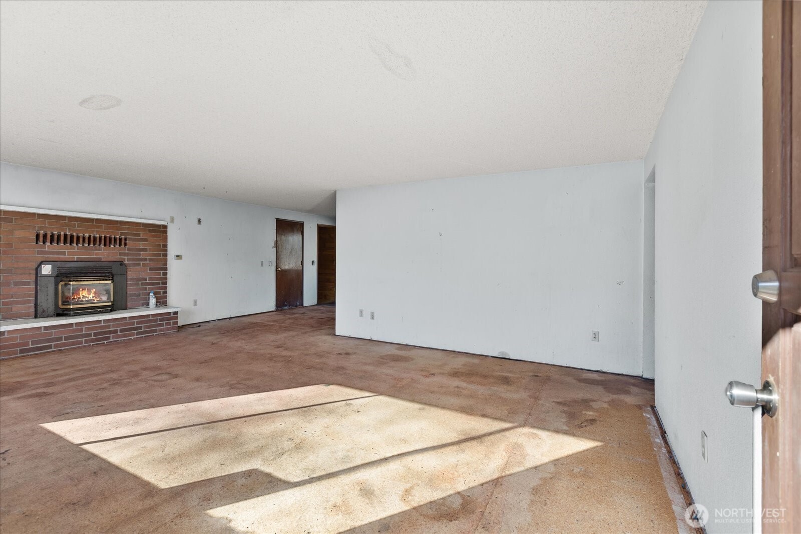 38425 Swede Heaven Road Arlington, WA 98223 - Photo 3 of 36 a view of an empty room
