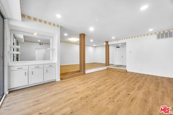 $3,500 | 14144 Dickens Street, Unit 122, Sherman Oaks, CA 91423