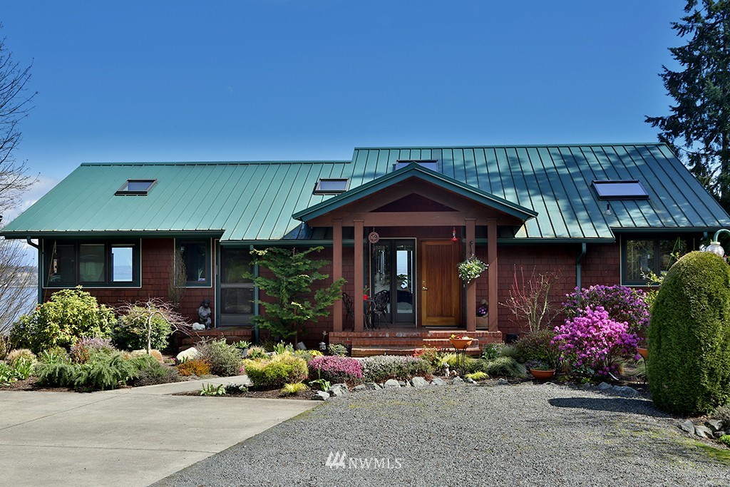 6105 Bob Galbreath Road Clinton, WA 98236 - Photo 2 of 25 Gallery Image 2