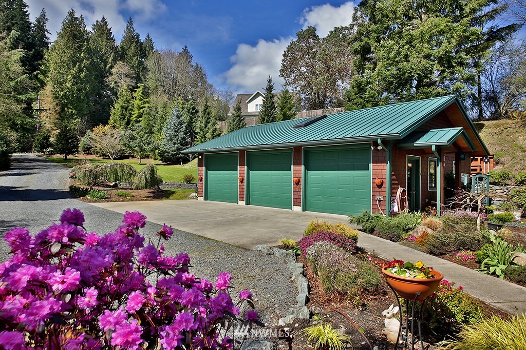 6105 Bob Galbreath Road Clinton, WA 98236 - Photo 3 of 25 Gallery Image 3