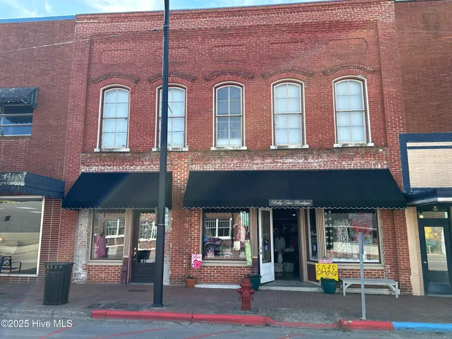 $399,000 | 121 South King Street, Windsor, NC 27983