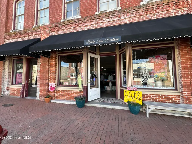 $399,000 | 121 South King Street, Windsor, NC 27983