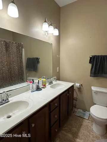 $399,000 | 121 South King Street, Windsor, NC 27983