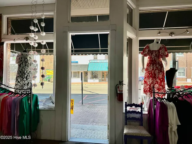 $399,000 | 121 South King Street, Windsor, NC 27983