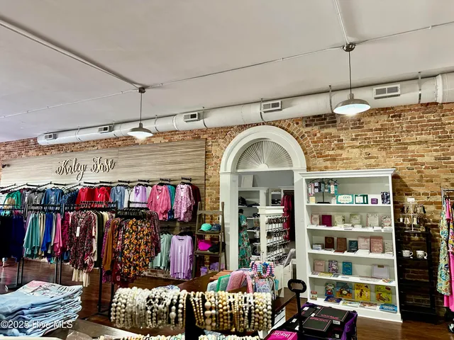 $399,000 | 121 South King Street, Windsor, NC 27983