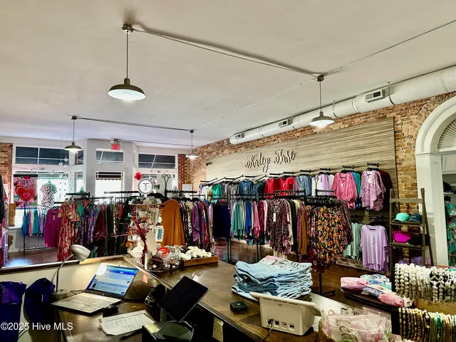 $399,000 | 121 South King Street, Windsor, NC 27983