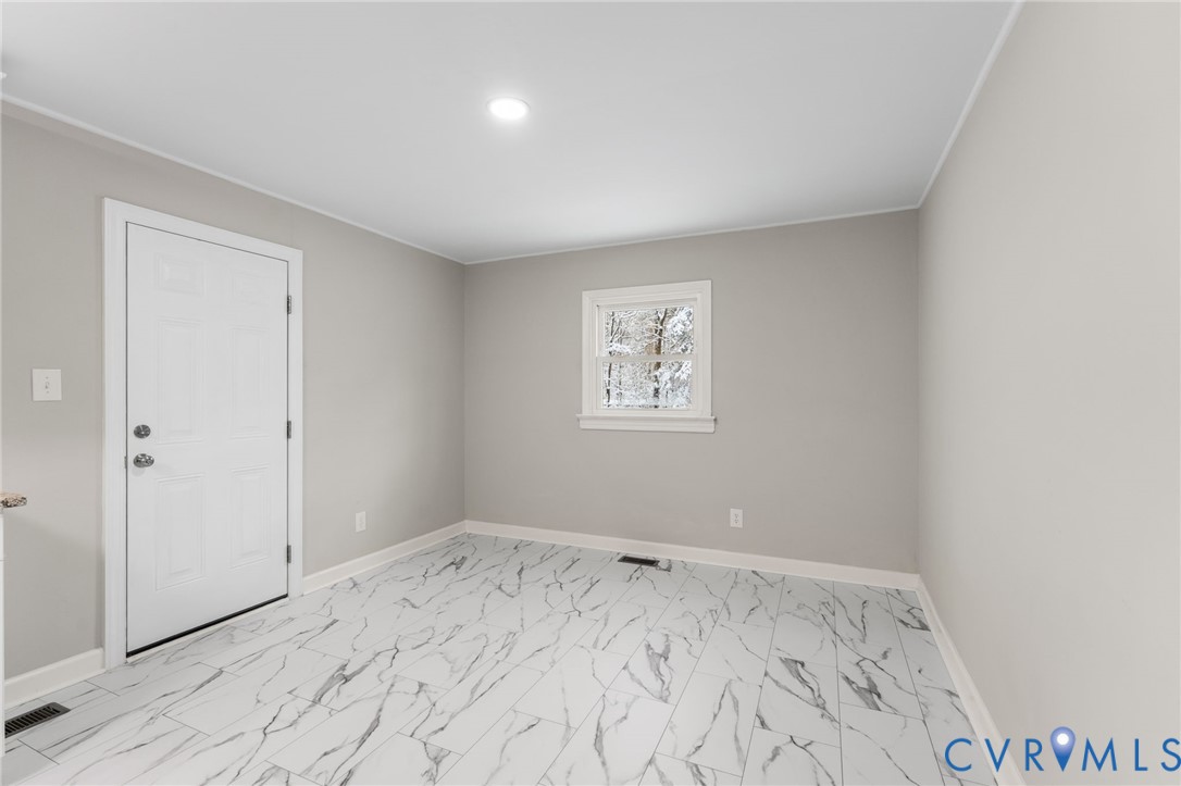 2444 Mountain View Road Powhatan, VA 23139 - Photo 6 of 25 Gallery Image 6