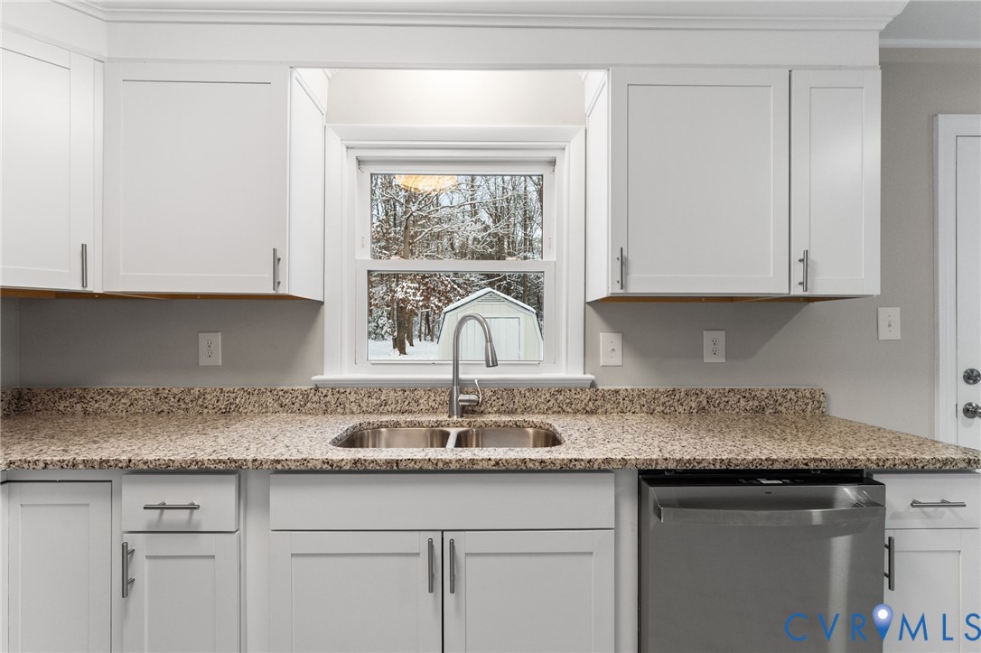 2444 Mountain View Road Powhatan, VA 23139 - Photo 10 of 25 Gallery Image 10