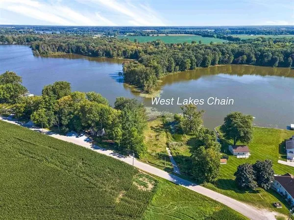 $139,900 | 9094 North Steinbarger Lake Road, Wawaka, IN 46794