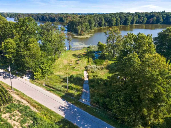 $139,900 | 9094 North Steinbarger Lake Road, Wawaka, IN 46794