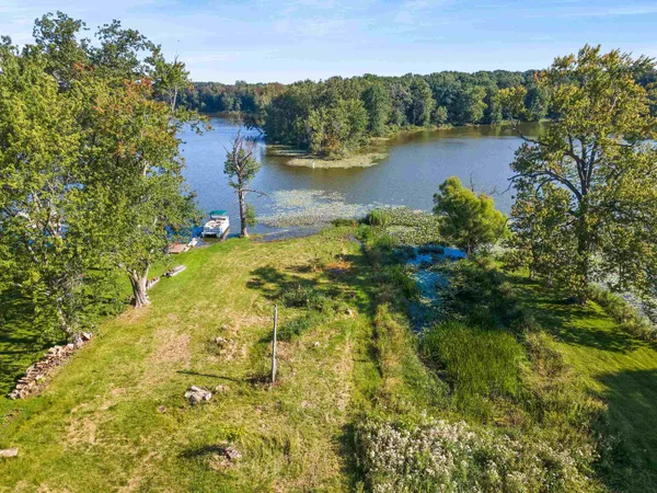 $139,900 | 9094 North Steinbarger Lake Road, Wawaka, IN 46794