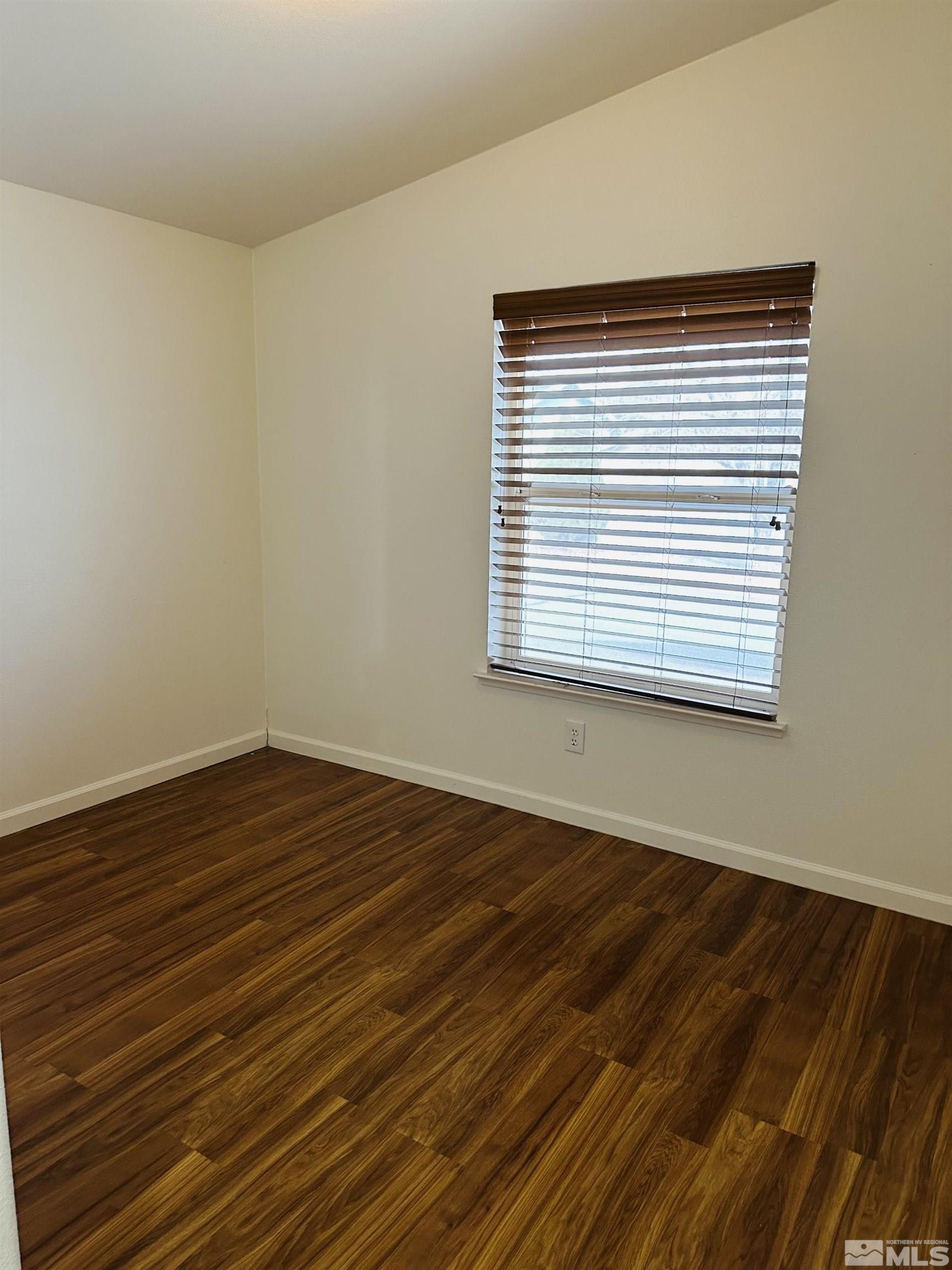 7641 Diamond Pointe Way Reno, NV 89506 - Photo 11 of 27 Photo 11