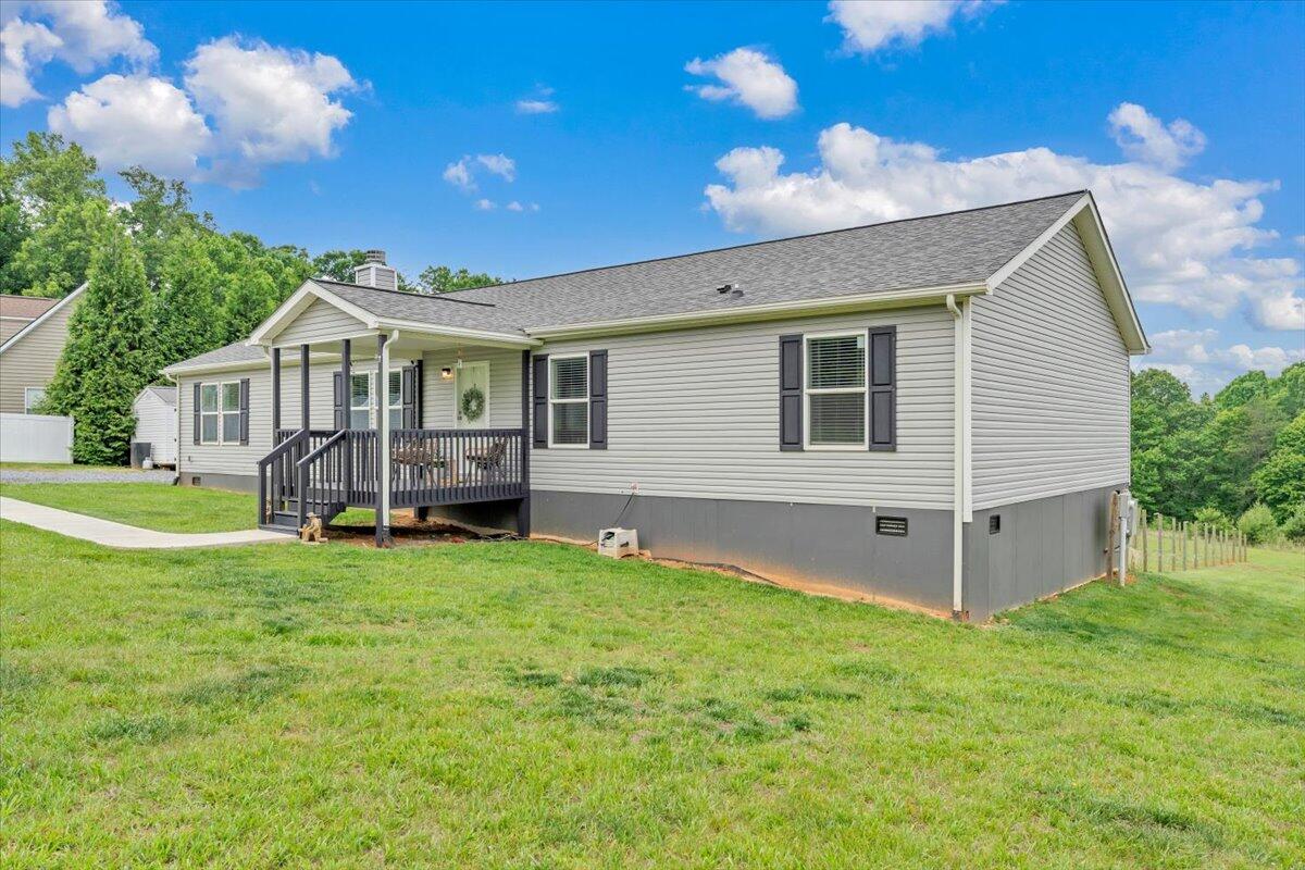 1844 Fiddler Creek Road Bedford, VA 24523 - Photo 33 of 37 39-MIB09974