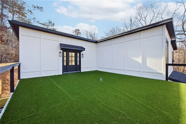 $850,000 | 6465 Yacht Club Road, Flowery Branch, GA 30542