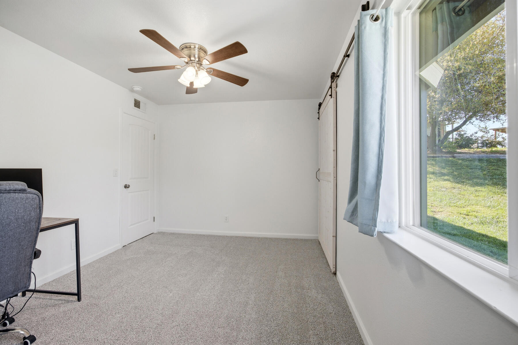 31393 Dahlem Drive Exeter, CA 93221 - Photo 22 of 79 22 - Bedroom #1 (2)